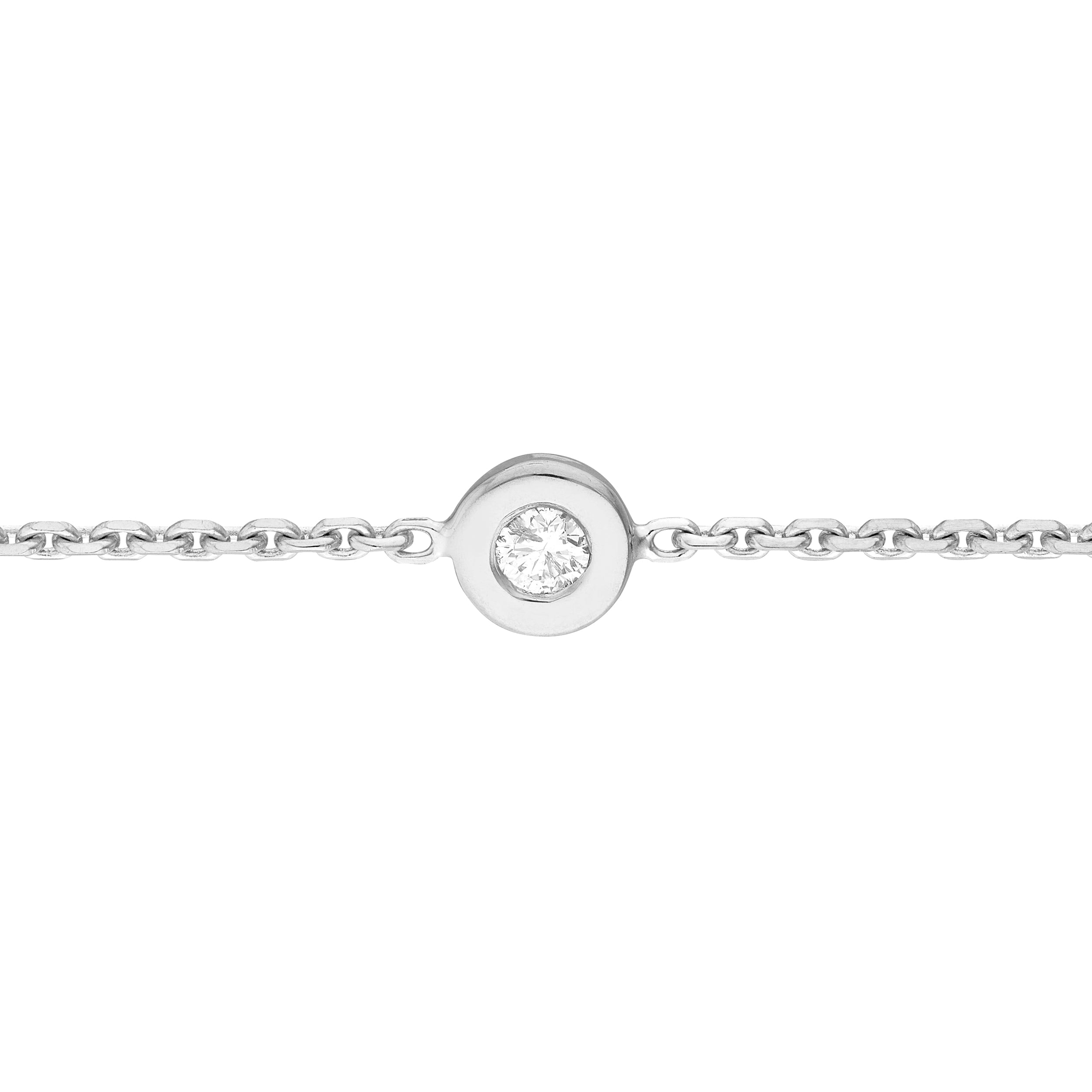 14K gold bezel set diamond choker, close-up of the bezel