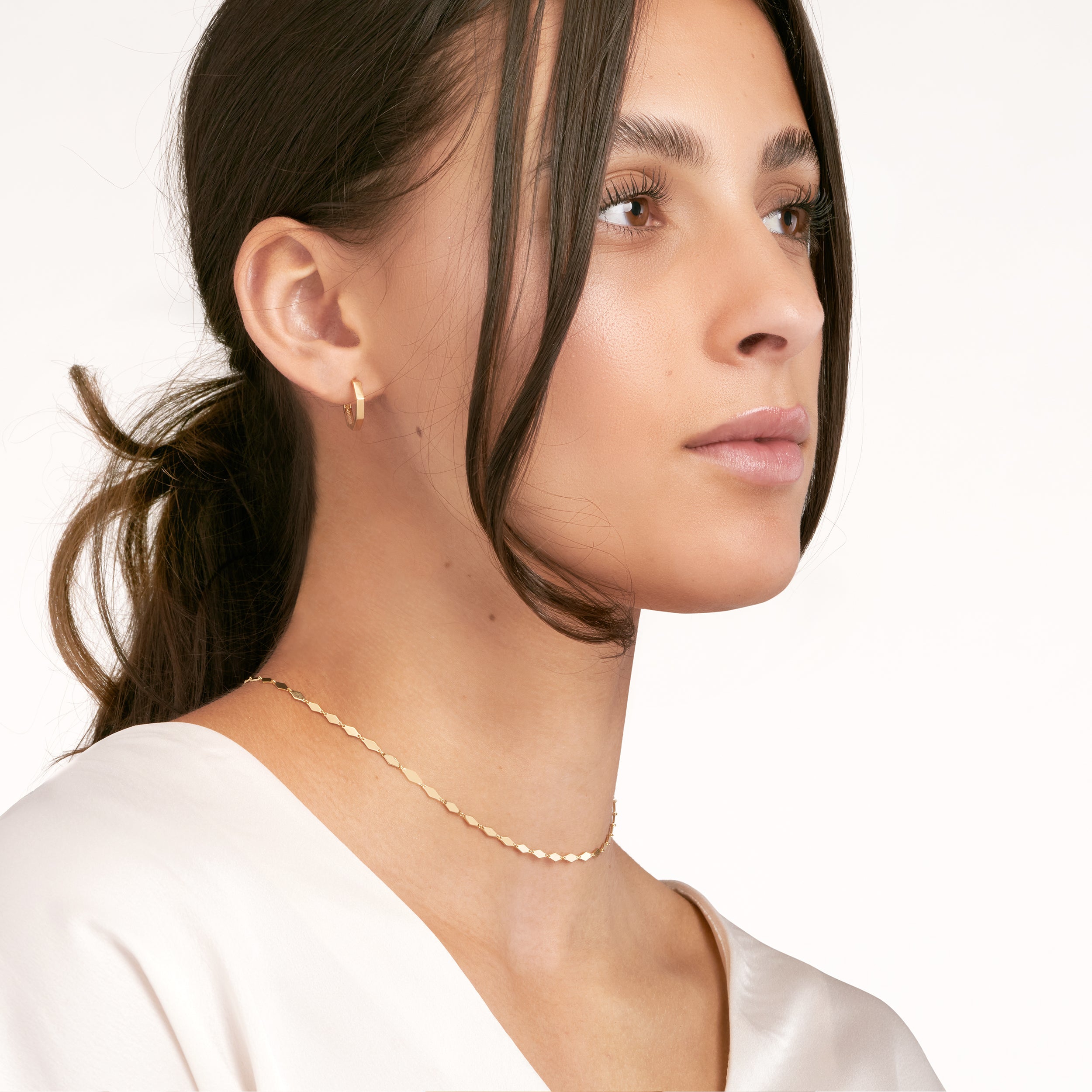 14K gold mirror lozenge link choker, detail view