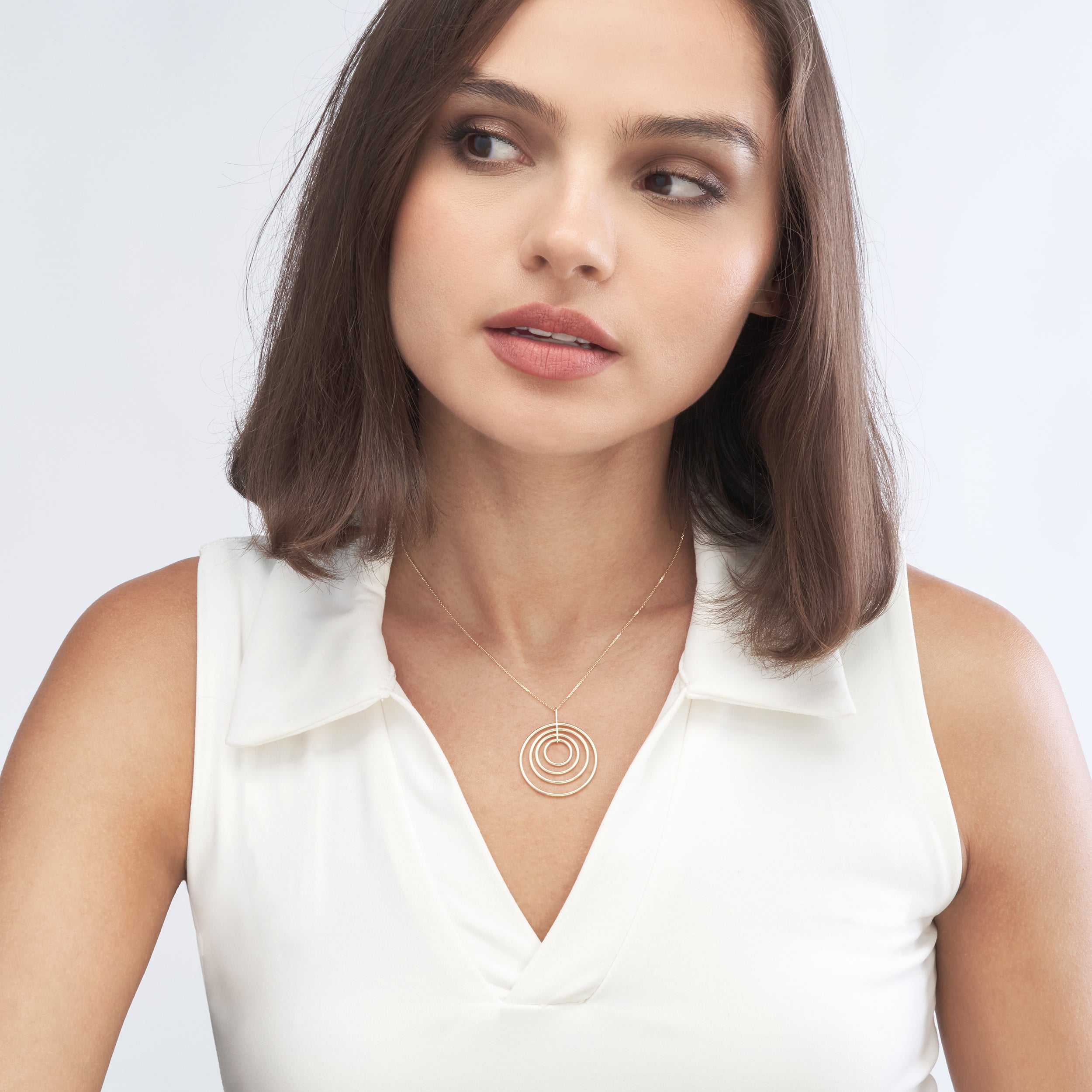 14K gold concentric circle pendant necklace